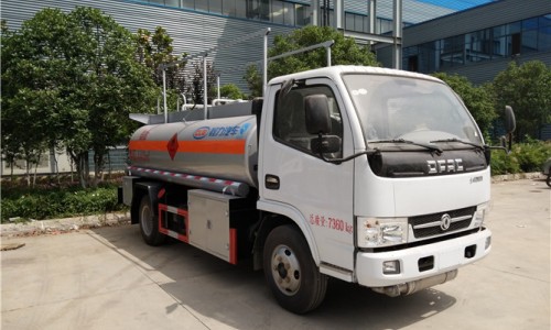 4.5立方東風加油車 