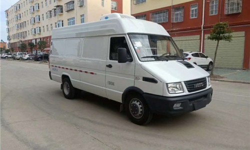 依維柯面包冷藏車(chē) 