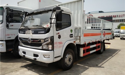 東風(fēng)凱普特氣瓶運(yùn)輸車 