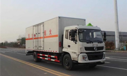 東風(fēng)雜項(xiàng)危險(xiǎn)品廂式車 