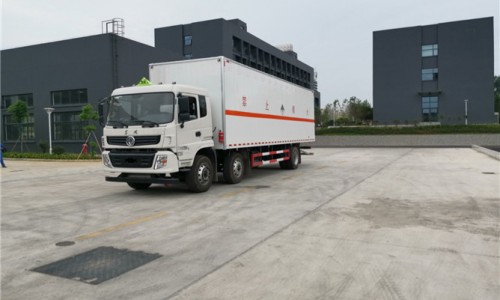 東風(fēng)前四后四雜項(xiàng)危險(xiǎn)品廂式車 