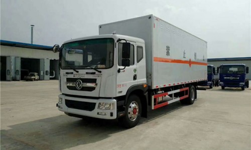 東風D9危險品廂式車 