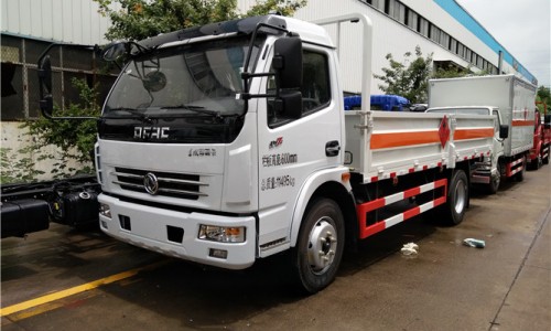 東風(fēng)多利卡倉(cāng)欄氣瓶運(yùn)輸車 