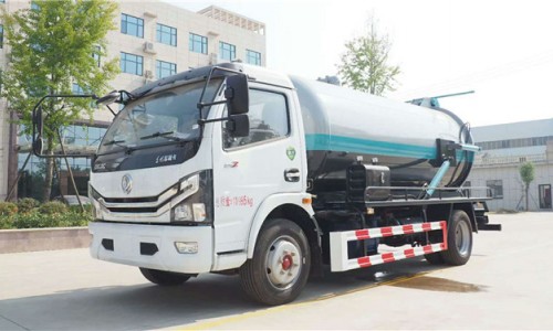 8立方東風吸污車 