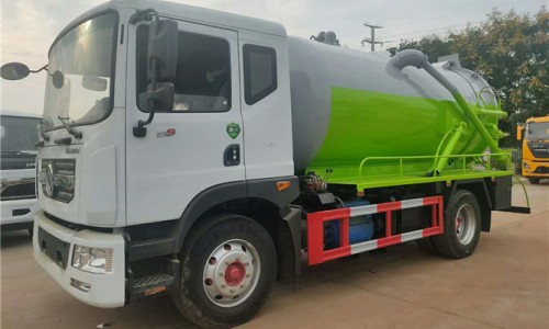 10立方東風多利卡D9吸污車 