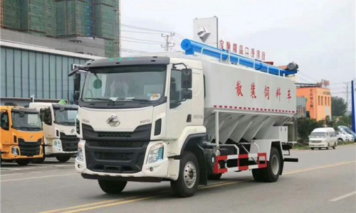 28立方東風柳汽散裝飼料車 