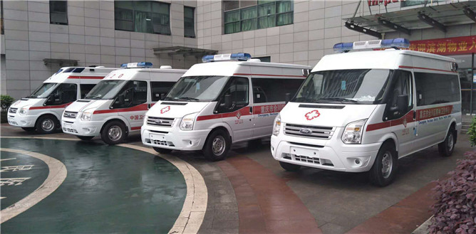福特V348監護救護車.jpg