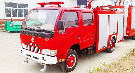 東風小霸王水罐消防車 