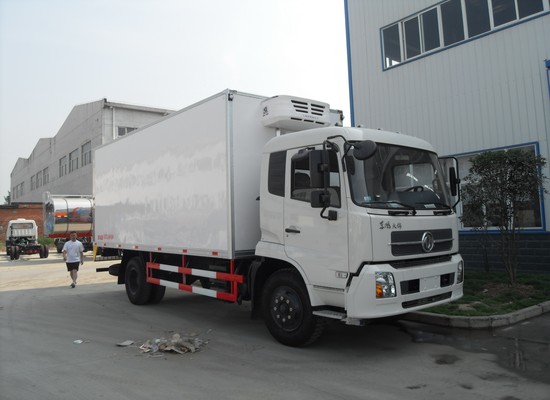 6.5米東風天錦冷藏車 