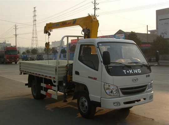 唐駿2-3.2T隨車起重運輸車  