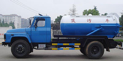 5立方東風140真空吸污車 