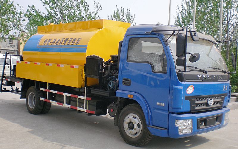 躍進單橋瀝青灑布車 