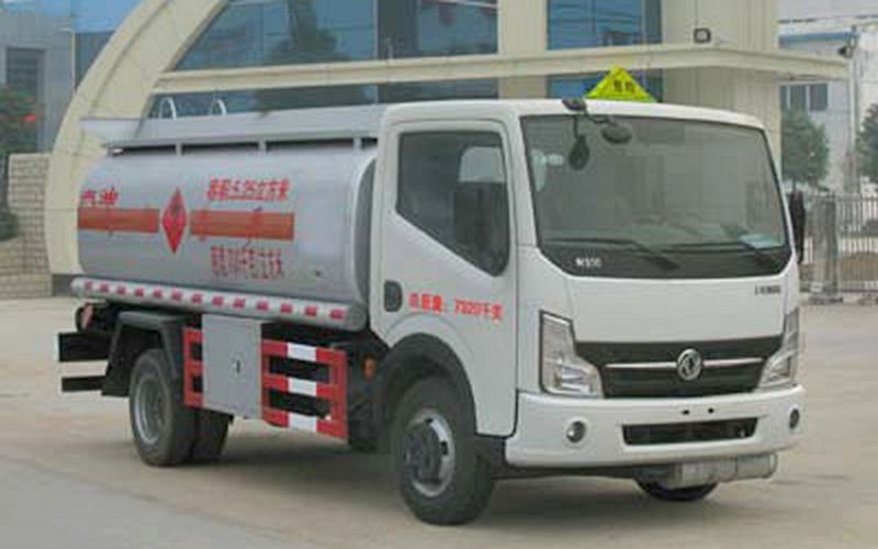 東風(fēng)輕卡加油車 