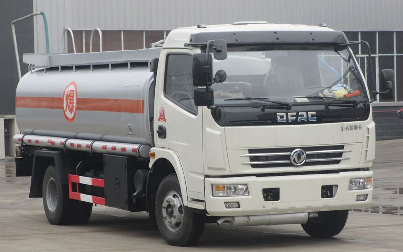 東風(fēng)多利卡油罐車 