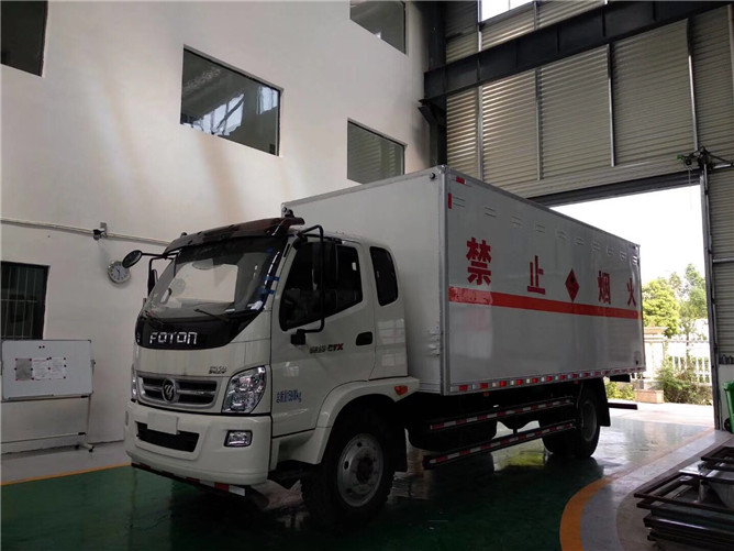 福田奧鈴氣瓶運(yùn)輸車 