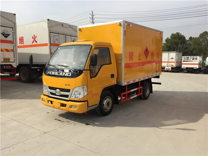 福田時(shí)代易燃?xì)怏w運(yùn)輸車 