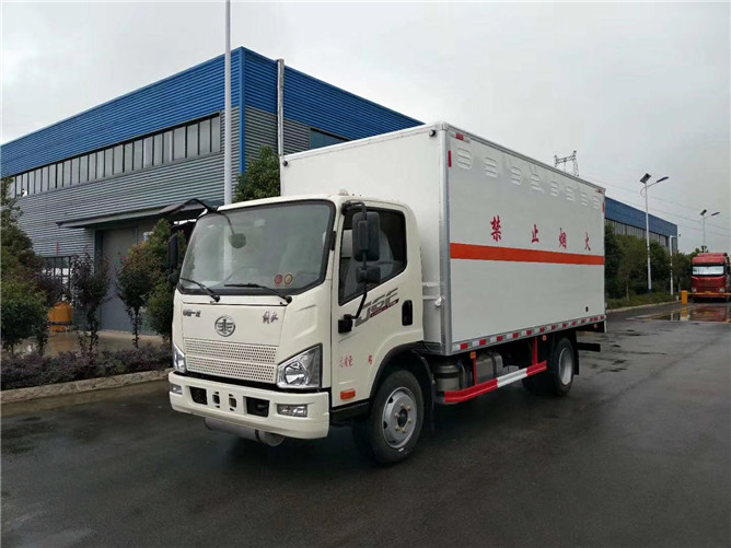 解放J6氣瓶運(yùn)輸車 