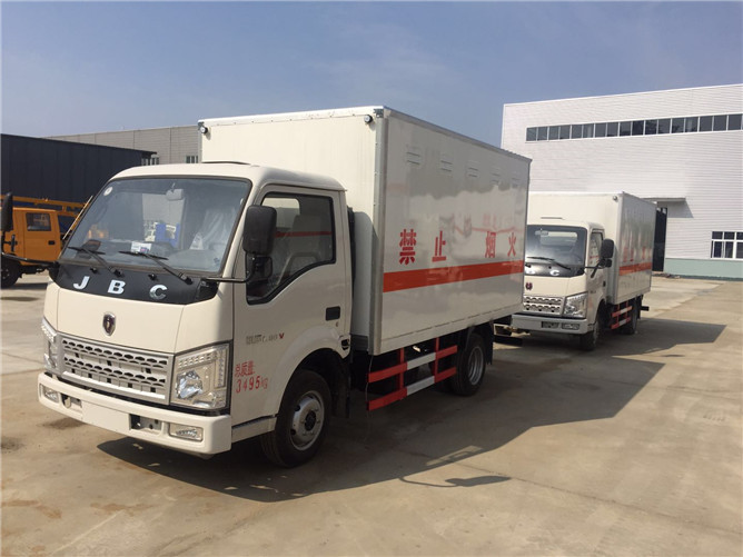 金杯氣瓶運(yùn)輸車 