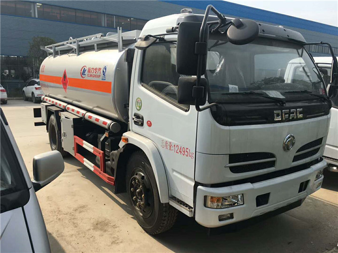 8立方東風多利卡加油車 