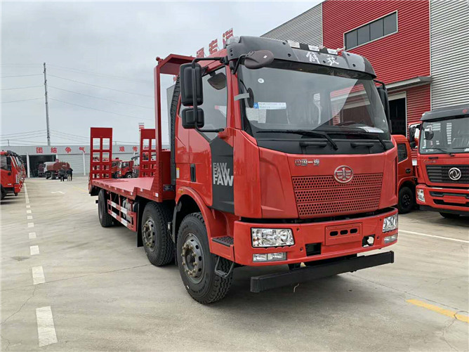 解放小三軸平板運(yùn)輸車 