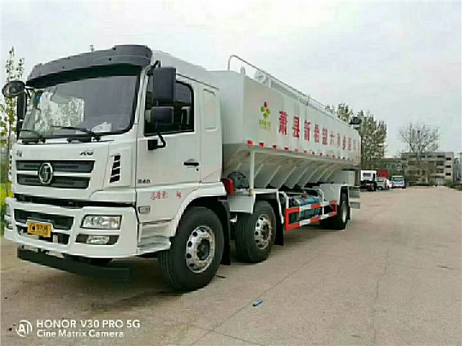 陜汽軒德散裝飼料運輸車 